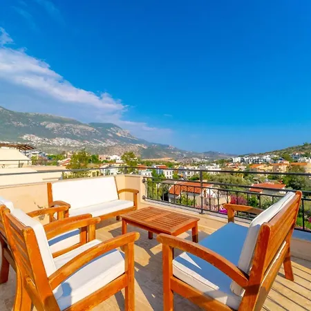 A Luxurious Sea View Within Walking Distance To Town In Kalkan Kalamar