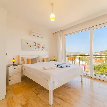 A Luxurious Sea View Within Walking Distance To Town In Kalkan Kalamar *